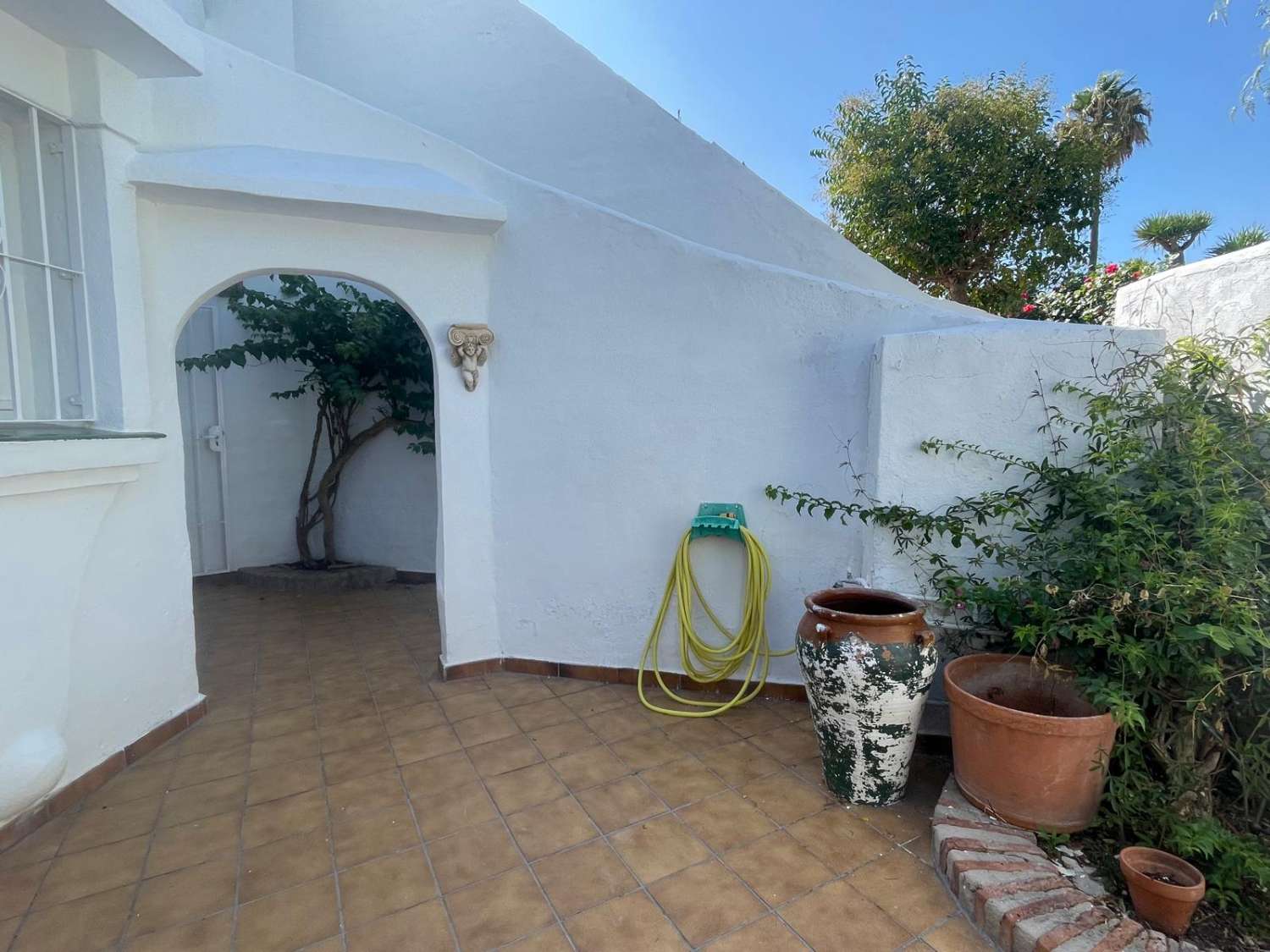 Charmante 2-Schlafzimmer-Wohnung in Sitio de Calahonda