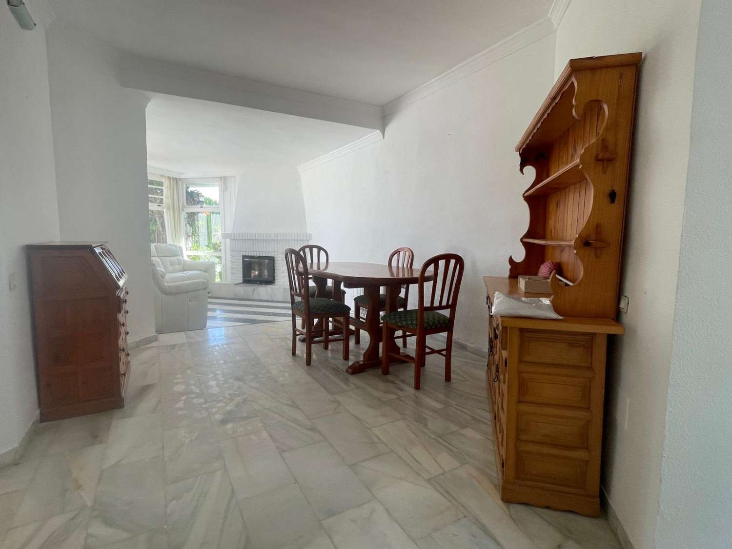 Charmante 2-Schlafzimmer-Wohnung in Sitio de Calahonda
