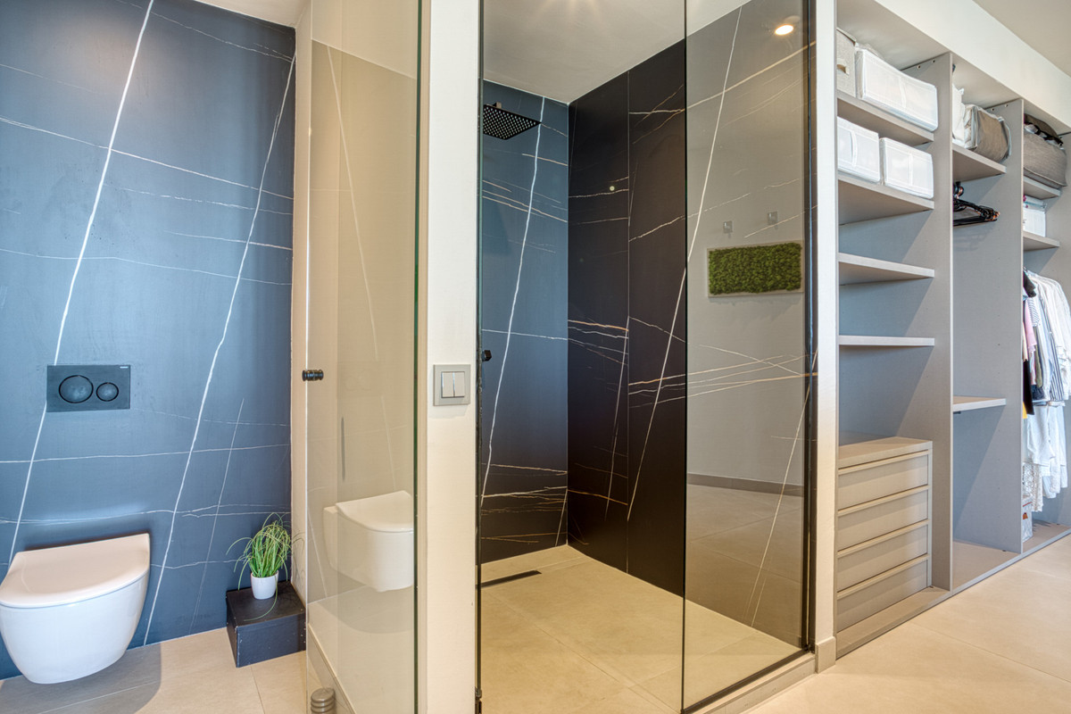 Exklusive Designervilla mit Meerblick in Altos de Los Monteros, Marbella