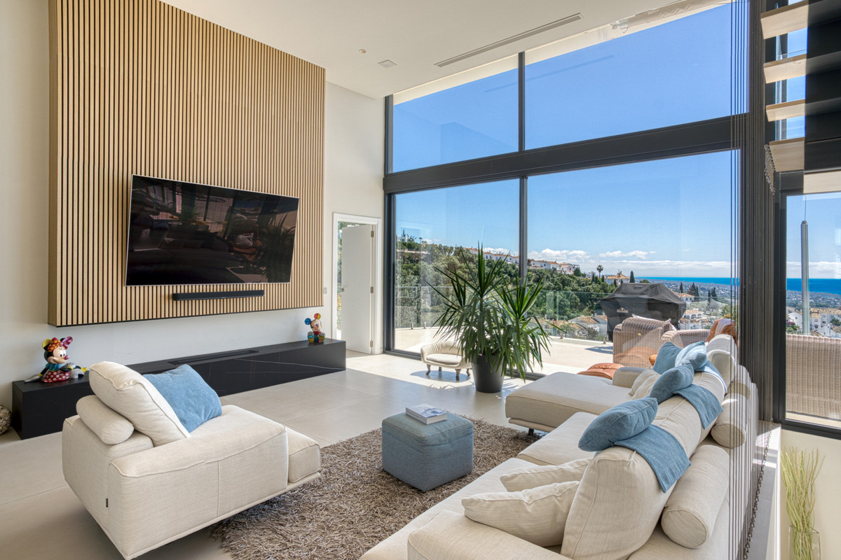 Exklusive Designervilla mit Meerblick in Altos de Los Monteros, Marbella