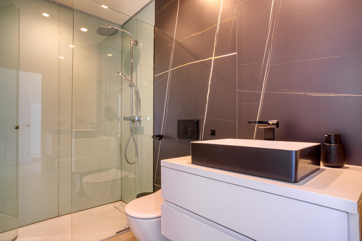 Exklusive Designervilla mit Meerblick in Altos de Los Monteros, Marbella