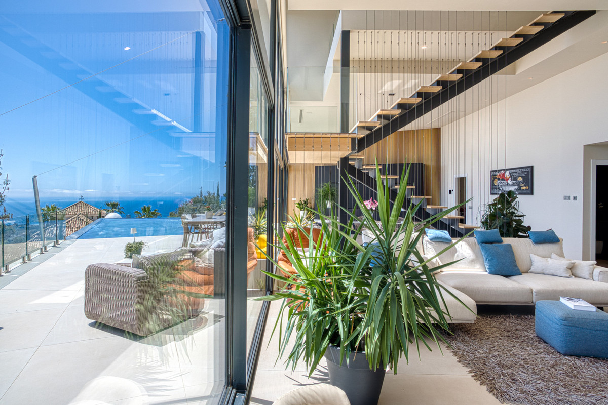 Exklusive Designervilla mit Meerblick in Altos de Los Monteros, Marbella