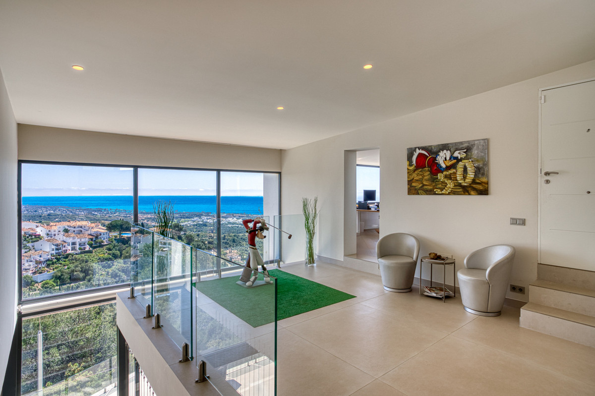 Exklusive Designervilla mit Meerblick in Altos de Los Monteros, Marbella