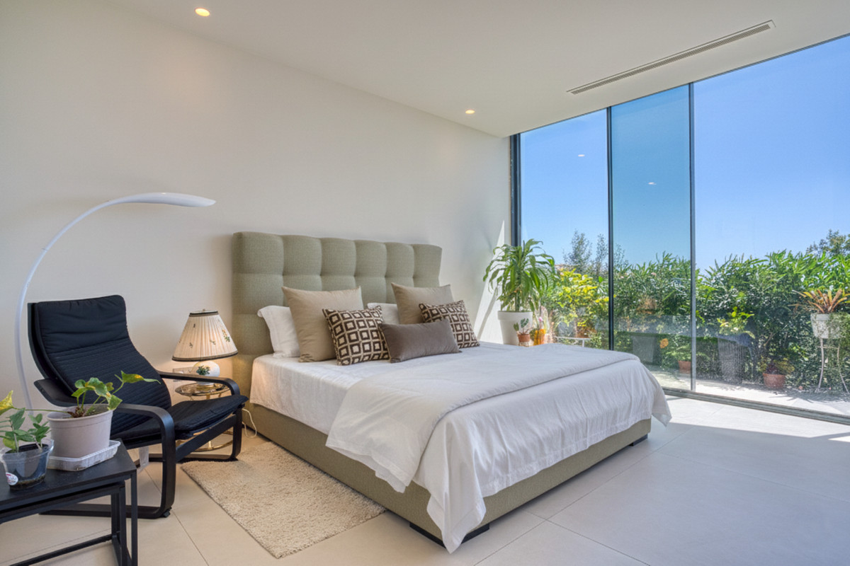 Exklusive Designervilla mit Meerblick in Altos de Los Monteros, Marbella