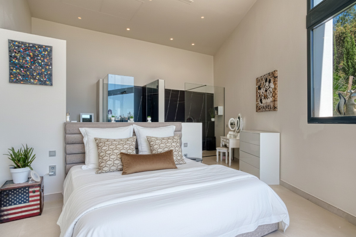 Exklusive Designervilla mit Meerblick in Altos de Los Monteros, Marbella