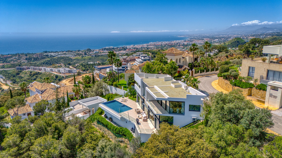 Exklusive Designervilla mit Meerblick in Altos de Los Monteros, Marbella