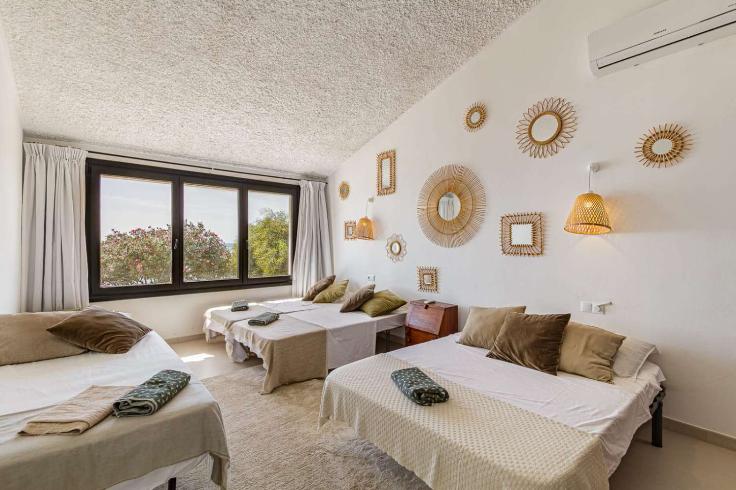 Exklusive Strandvilla mit direktem Meerzugang in Bahía Dorada, Estepona