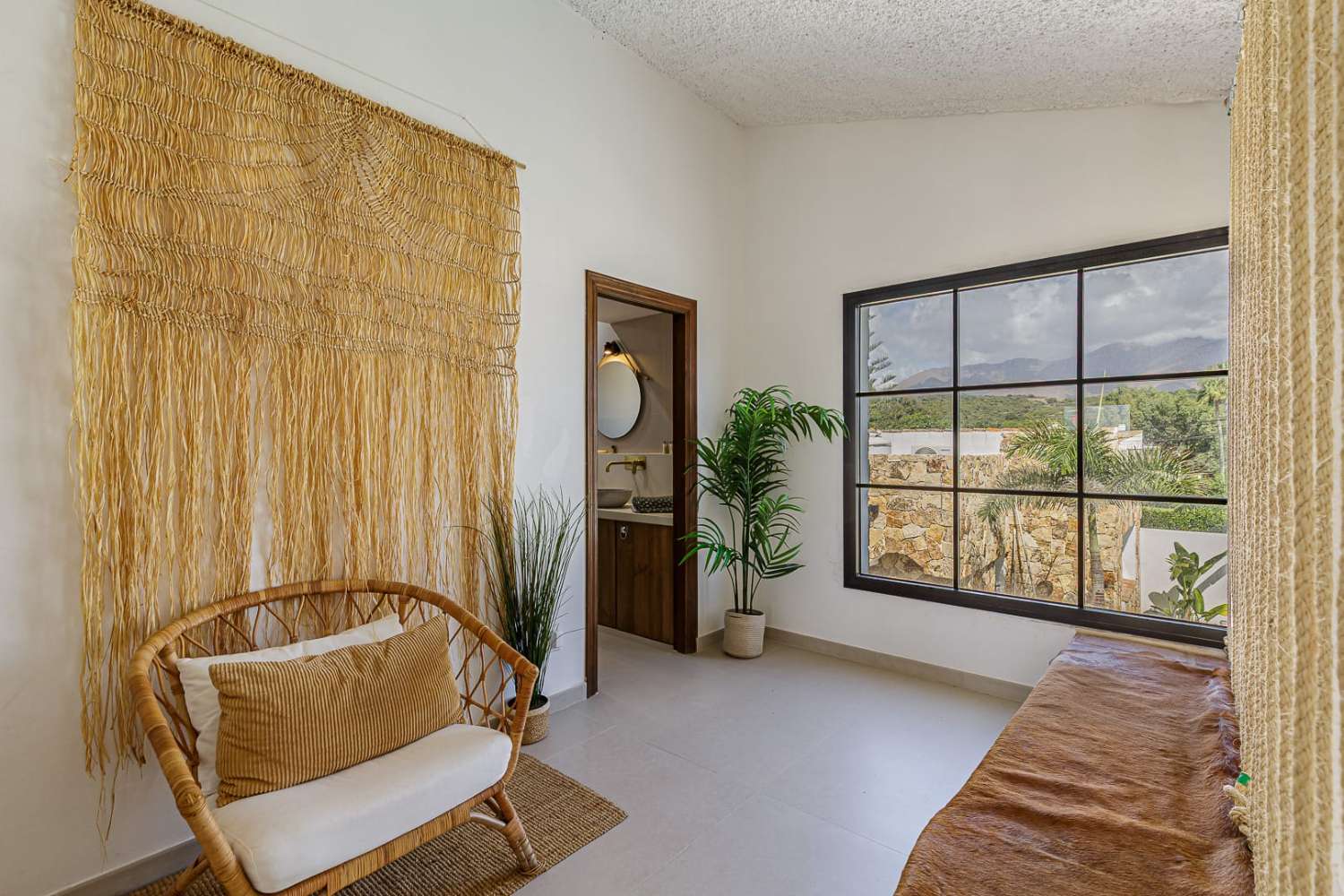 Exklusive Strandvilla mit direktem Meerzugang in Bahía Dorada, Estepona