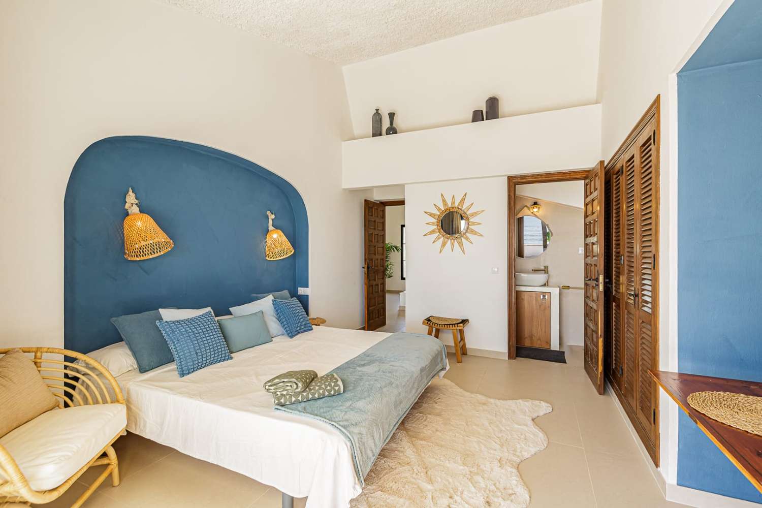 Exklusive Strandvilla mit direktem Meerzugang in Bahía Dorada, Estepona