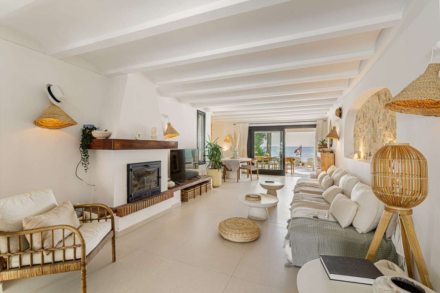 Exklusive Strandvilla mit direktem Meerzugang in Bahía Dorada, Estepona