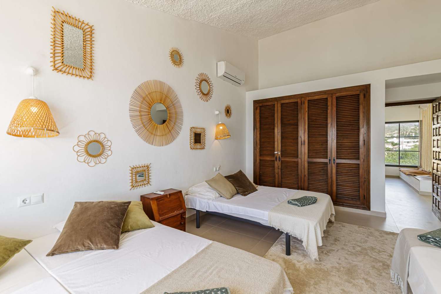 Exklusive Strandvilla mit direktem Meerzugang in Bahía Dorada, Estepona